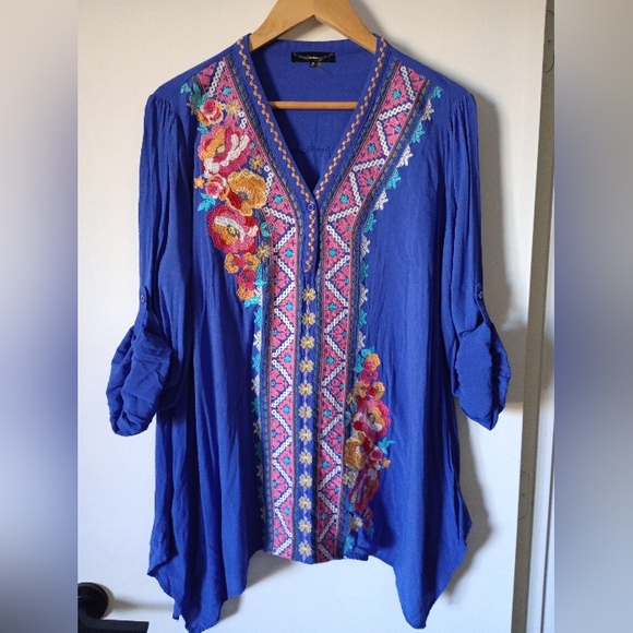 Andree By Unit Embroidered Blue Blouse Size 1X - Picture 2 of 11